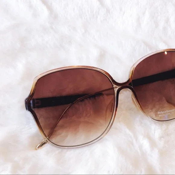Charlotte Brown Oversized Metal Round Sunglasses - Picture 2 of 8